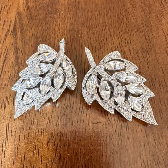 Vintage Bellini Earrings Signed Crystal Rhinestone Leaf Spray Silver Tone - Picture 6 of 12